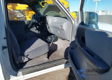 1993 Ford Ranger из США, поврежденный, VIN 1FTCR10UXPPA21743